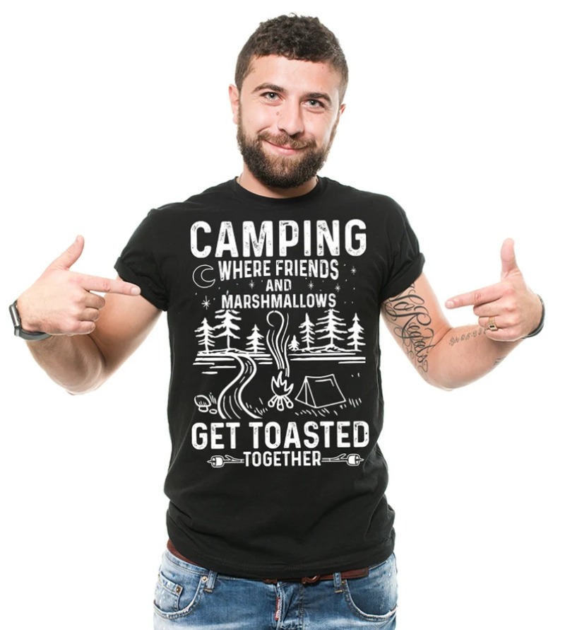 Outdoor Adventure Friends - Erkek Kısa Tişört Komik Kamp Sözü